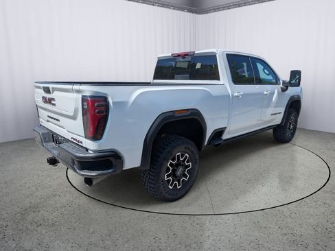 Used 2025 GMC Sierra 2500 AT4X AWD/4WD image 3