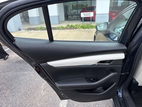 Used 2020 MAZDA MAZDA3 Sedan w/ Premium Package FWD image 9