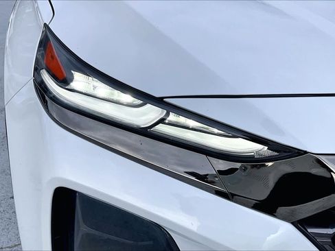 Used 2020 Hyundai Santa Fe Limited image 28