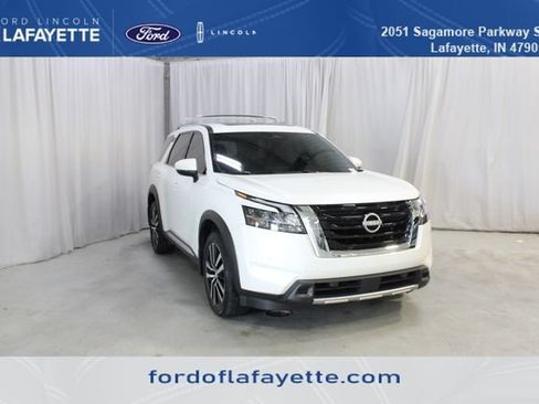 Used 2024 Nissan Pathfinder Platinum w/ Cargo Package AWD/4WD image 1