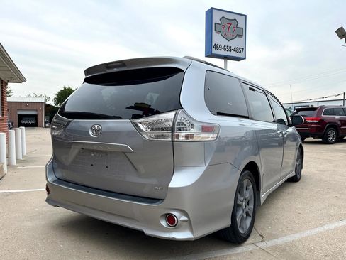 Used 2013 Toyota Sienna SE image 6
