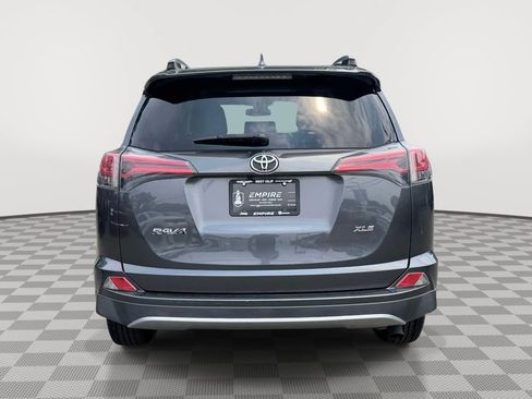 Used 2018 Toyota RAV4 XLE FWD image 7