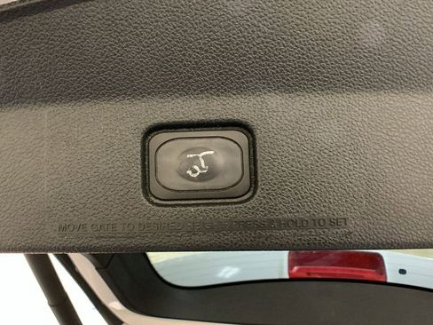 Certified 2017 Ford Explorer XLT w/ Equipment Group 202A image 21