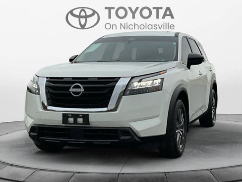 Used 2025 Nissan Pathfinder S image 1