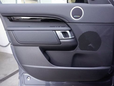 New 2026 Land Rover Discovery S AWD/4WD image 17