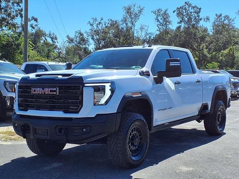 Used 2024 GMC Sierra 2500 AT4X w/ AT4X AEV Edition image 3