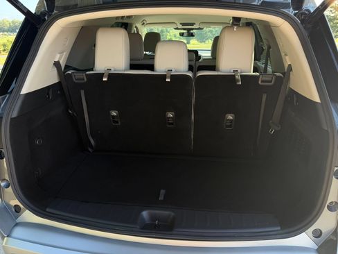 Used 2025 Nissan Pathfinder SL FWD image 31