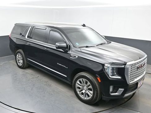 Used 2022 GMC Yukon XL Denali w/ Max Trailering Package AWD/4WD image 13