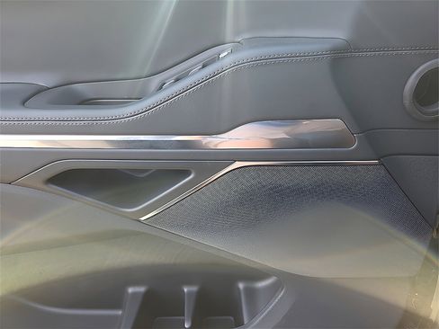 New 2025 Lincoln Navigator L Reserve w/ Jet Appearance Package image 14