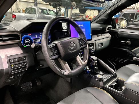 Used 2024 Toyota Tacoma Trailhunter Hybrid Double Cab image 15