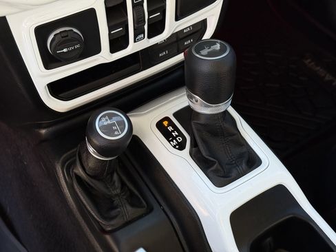 Used 2020 Jeep Wrangler Unlimited Sport S image 23