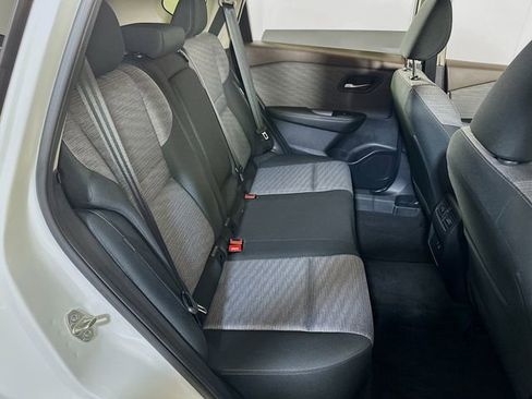 Used 2023 Nissan Rogue SV image 12