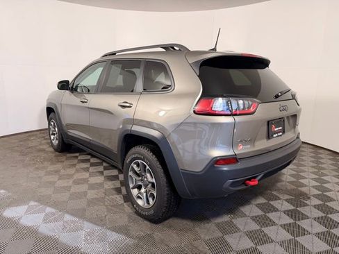Used 2020 Jeep Cherokee Trailhawk image 8