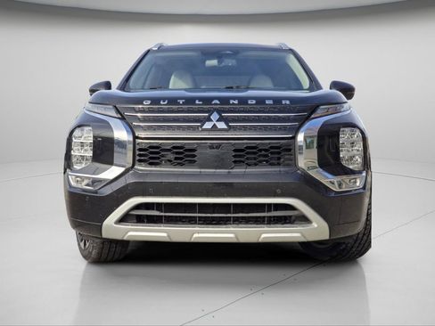 Used 2023 Mitsubishi Outlander SEL image 3