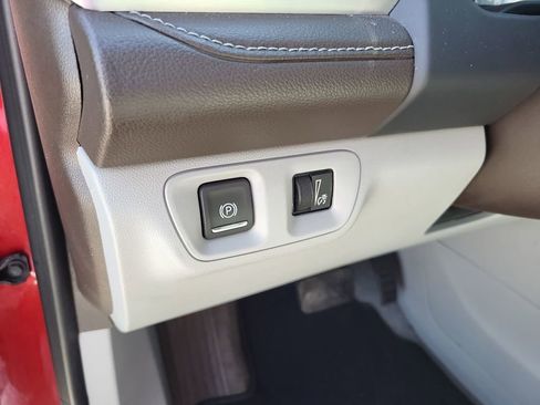 Used 2023 GMC Acadia SLT image 14