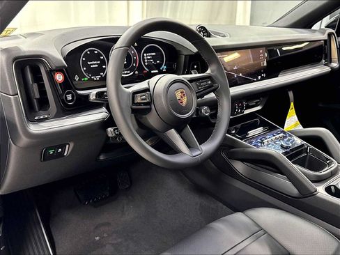 New 2026 Porsche Cayenne Coupe AWD/4WD image 4