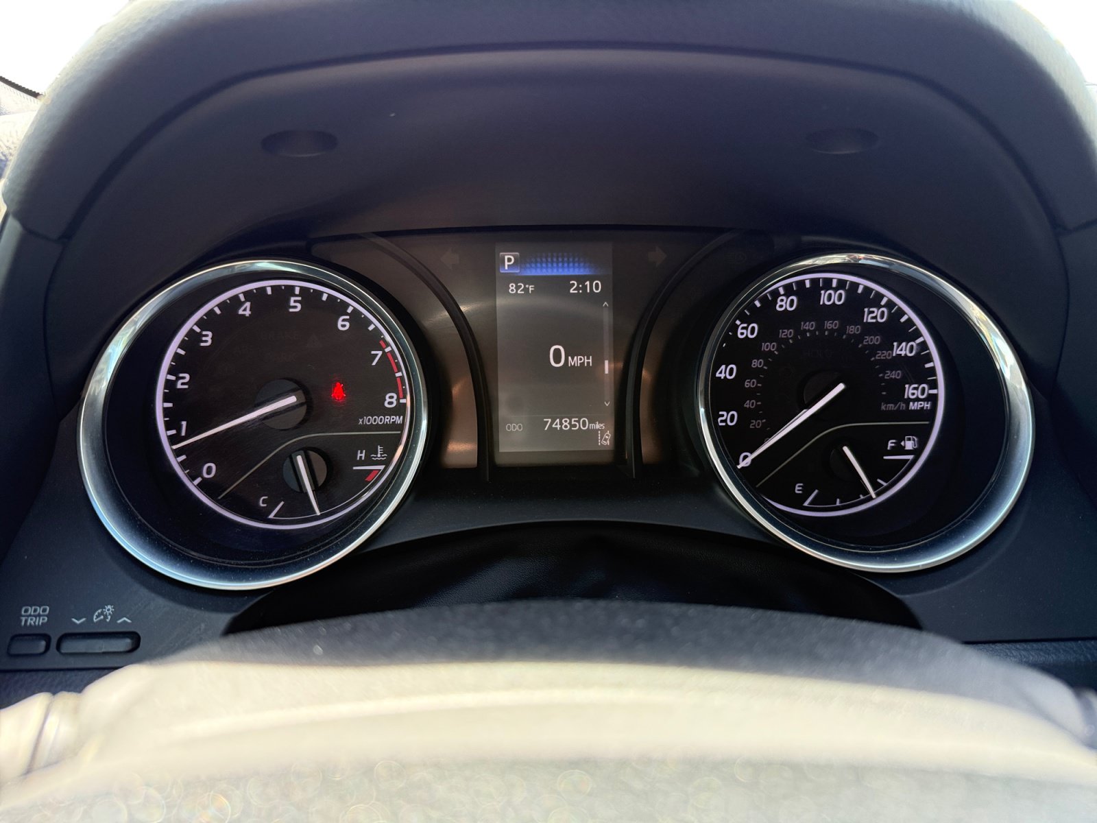 Used 2020 Toyota Camry SE FWD image 11