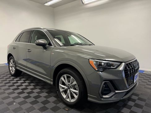 Used 2022 Audi Q3 2.0T Premium w/ Convenience Package AWD/4WD image 1