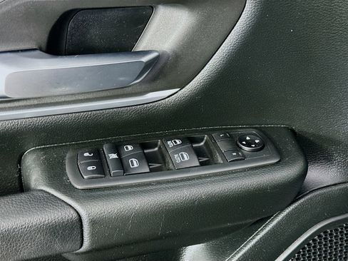 Used 2020 RAM 1500 Big Horn AWD/4WD image 17