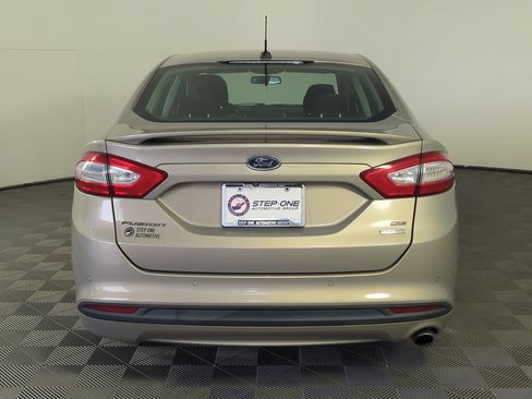 Used 2015 Ford Fusion SE w/ Equipment Group 201A FWD image 6