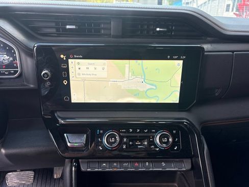 Used 2022 GMC Sierra 1500 AT4 w/ AT4 Preferred Package AWD/4WD image 15