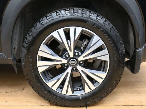 Used 2023 Nissan Rogue SV FWD image 12
