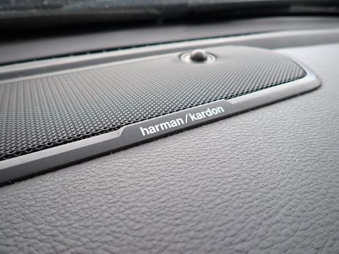 Used 2019 RAM 1500 Laramie AWD/4WD image 23
