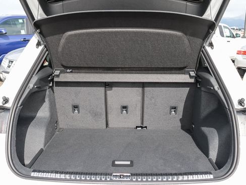 New 2025 Audi Q3 2.0T Premium image 36