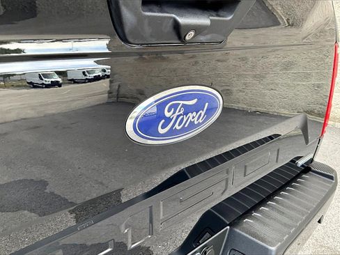 Certified 2018 Ford F150 XL w/ Equipment Group 101A Mid image 30