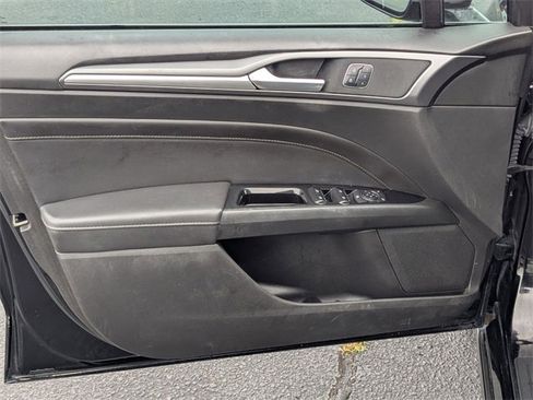 Used 2016 Ford Fusion Titanium image 12