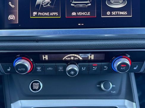 Used 2022 Audi Q3 2.0T Premium w/ Convenience Package image 16