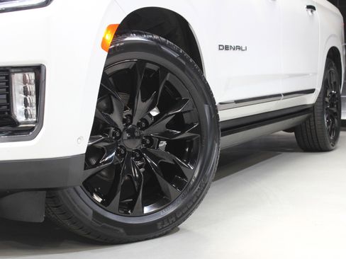 Used 2024 GMC Yukon XL Denali Ultimate image 16