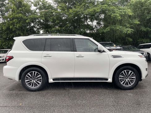 Used 2023 Nissan Armada SL RWD image 2