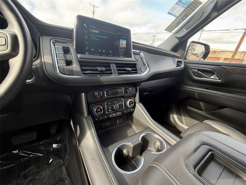 Used 2023 Chevrolet Suburban Premier image 15