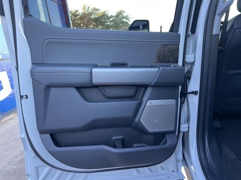 New 2026 Ford F250 Lariat w/ Chrome Package image 9