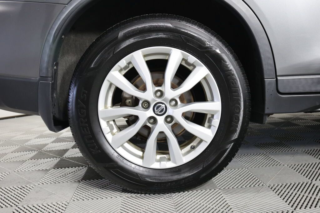 Used 2018 Nissan Rogue SV w/ Premium Package AWD/4WD image 7