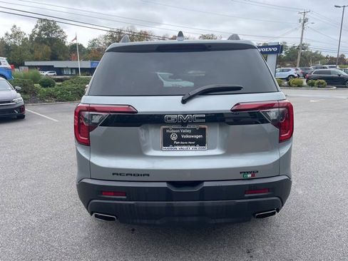 Used 2023 GMC Acadia SLE w/ Driver Convenience Package image 3