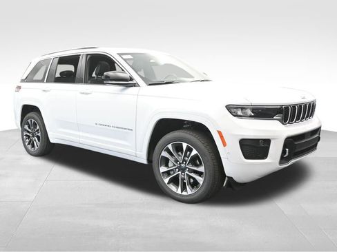 Used 2024 Jeep Grand Cherokee Overland image 9