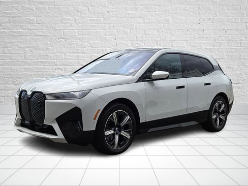 Used 2024 BMW iX xDrive50 w/ Sport Package image 3