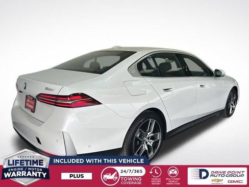 Used 2026 BMW 530i xDrive w/ Premium Package AWD/4WD image 3