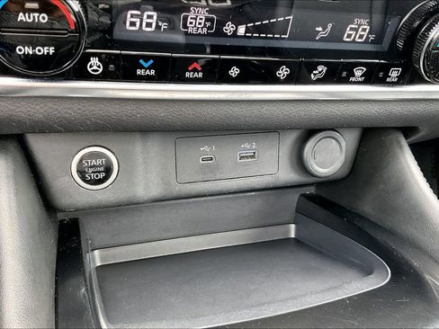 Used 2023 Nissan Rogue SL w/ SL Premium Package FWD image 32