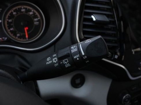 Used 2021 Jeep Cherokee Limited AWD/4WD image 14