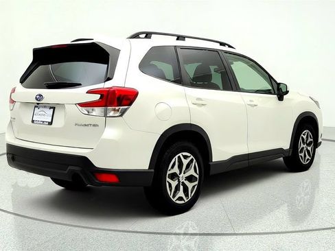 Used 2022 Subaru Forester Premium AWD/4WD image 5