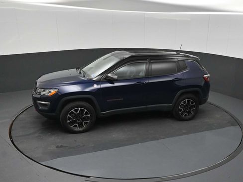 Used 2019 Jeep Compass Trailhawk w/ Popular Equipment Group AWD/4WD image 13