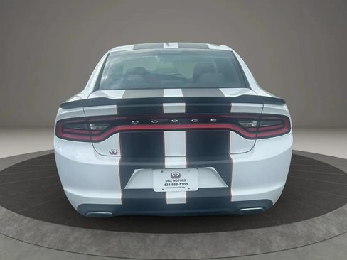 Used 2016 Dodge Charger SE w/ Blacktop Package RWD image 4