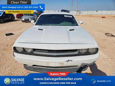Used 2013 Dodge Challenger SXT RWD image 7