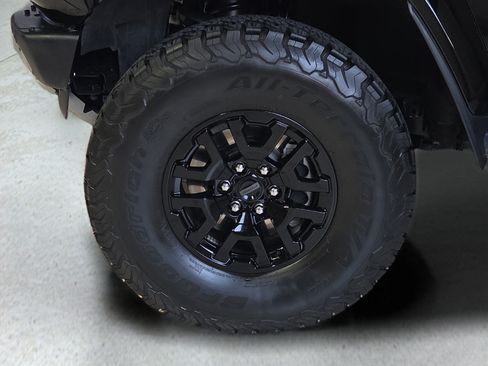 Used 2024 Ford Bronco Raptor w/ Interior Carbon Fiber Pack 6 AWD/4WD image 8
