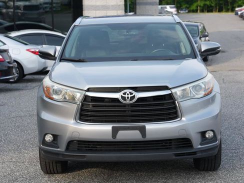 Used 2015 Toyota Highlander XLE AWD/4WD image 2