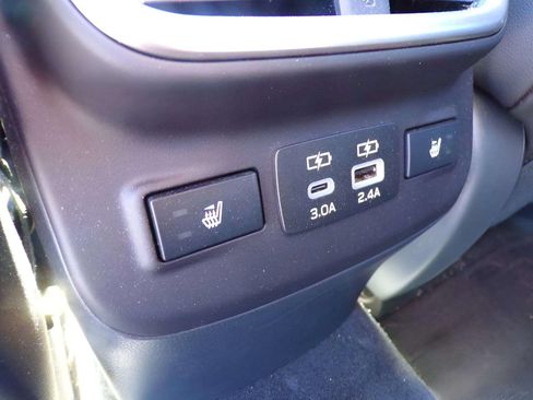 Certified 2025 Subaru Outback Touring XT AWD/4WD image 19