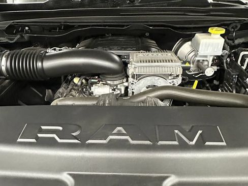 Used 2023 RAM 1500 Laramie AWD/4WD image 7